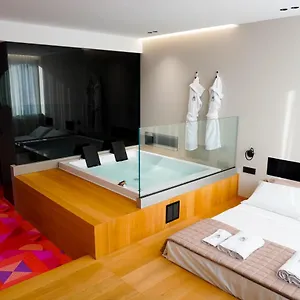 zoe-luxury-suites.sicilyhotelsitaly.net/