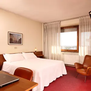 https://radio-hotel.it-romehotels.com